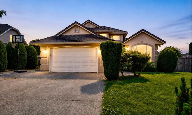 1096 Aery View Way