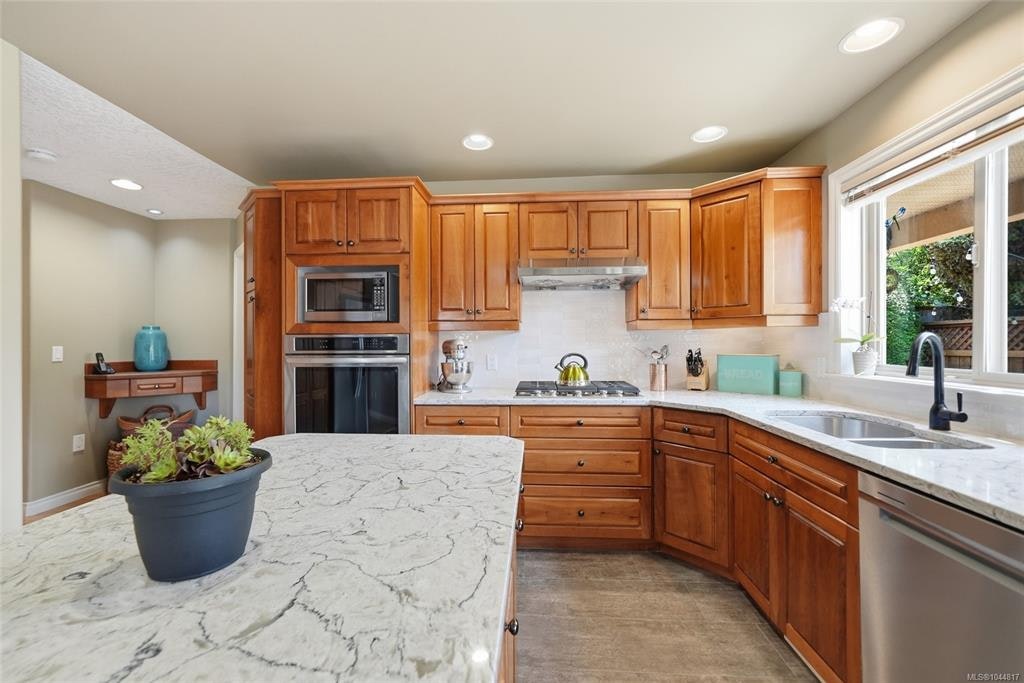1096 Aery View Way, French Creek, BC, V9P 2N9 - 31