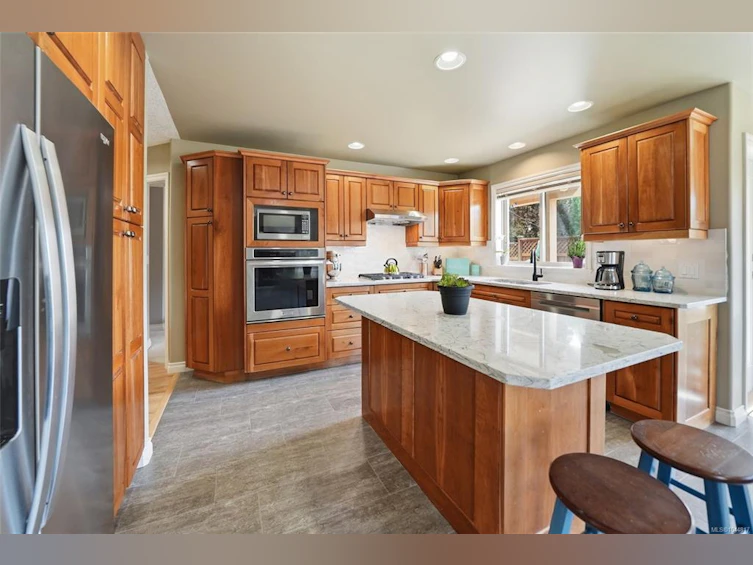 1096 Aery View Way, French Creek, BC, V9P 2N9 - 3