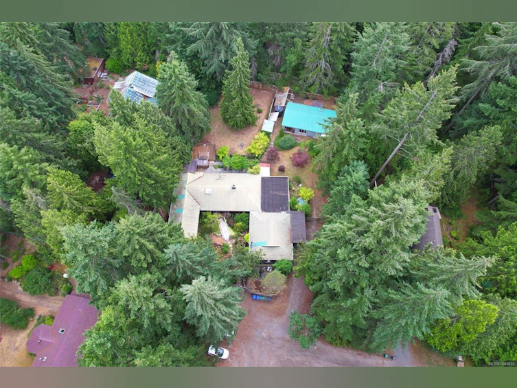 395 Lyngail Place, Gabriola Island, BC, V0R 1X1 - 2
