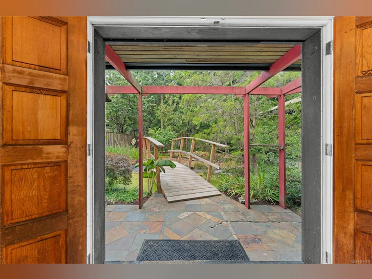 395 Lyngail Place, Gabriola Island, BC, V0R 1X1 - 4