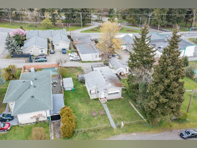 611 First Street, Nanaimo, BC, V9R 1Y8