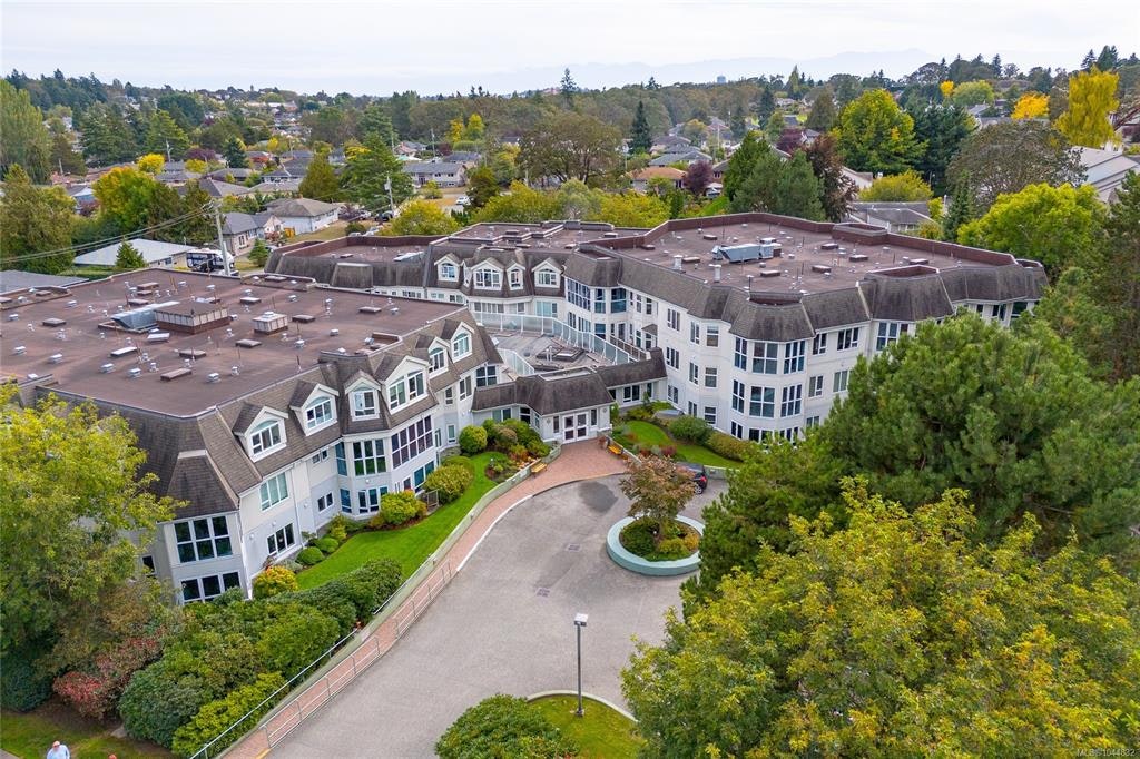 409-1521 Church Avenue, Saanich, BC, V8P 5T7