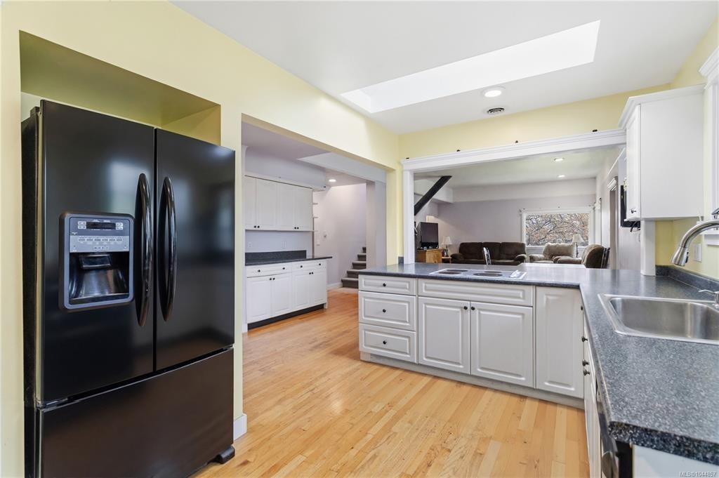 863 Parklands Drive, Esquimalt, BC, V9A 4L6 - 7
