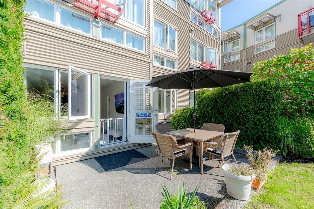 207-99 Chapel Street, Nanaimo, BC, V9R 5H3