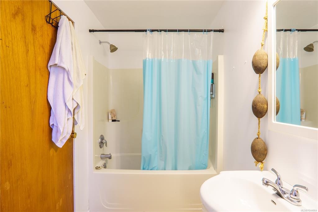 269 Matterson Drive, Ucluelet, BC, V0R 3A0 - 40