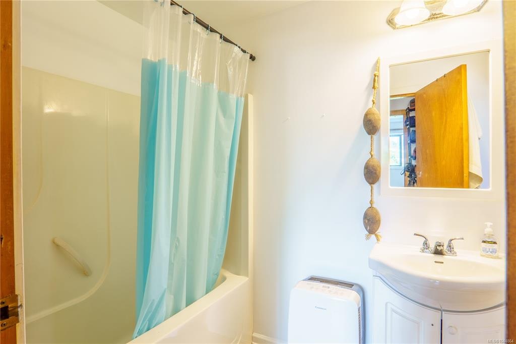 269 Matterson Drive, Ucluelet, BC, V0R 3A0 - 41