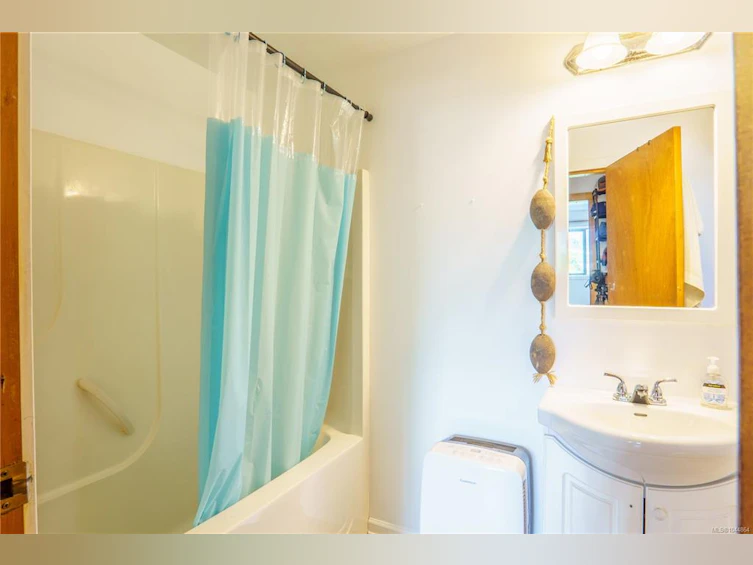 269 Matterson Drive, Ucluelet, BC, V0R 3A0 - 41