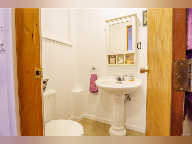 269 Matterson Drive, Ucluelet, BC, V0R 3A0 - 45