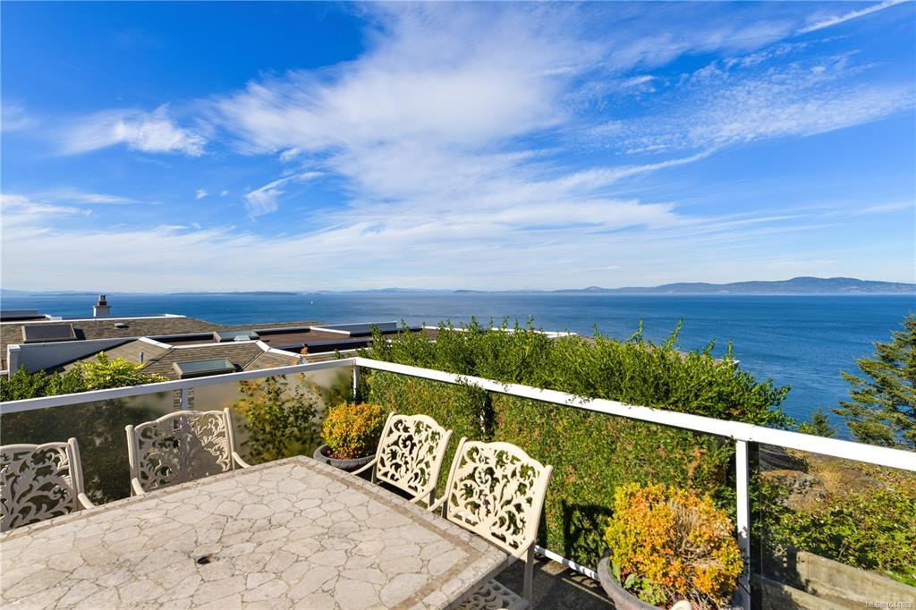109-2829 Arbutus Road, Saanich, BC, V8N 5X5 - 39
