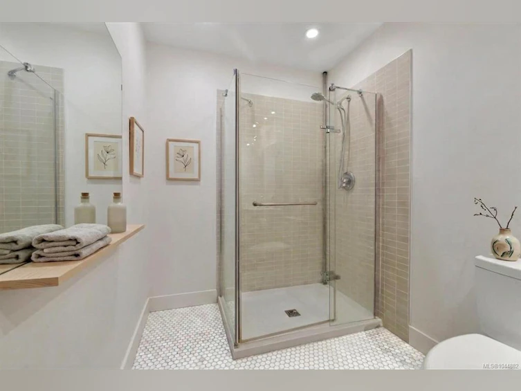 109-2829 Arbutus Road, Saanich, BC, V8N 5X5 - 18
