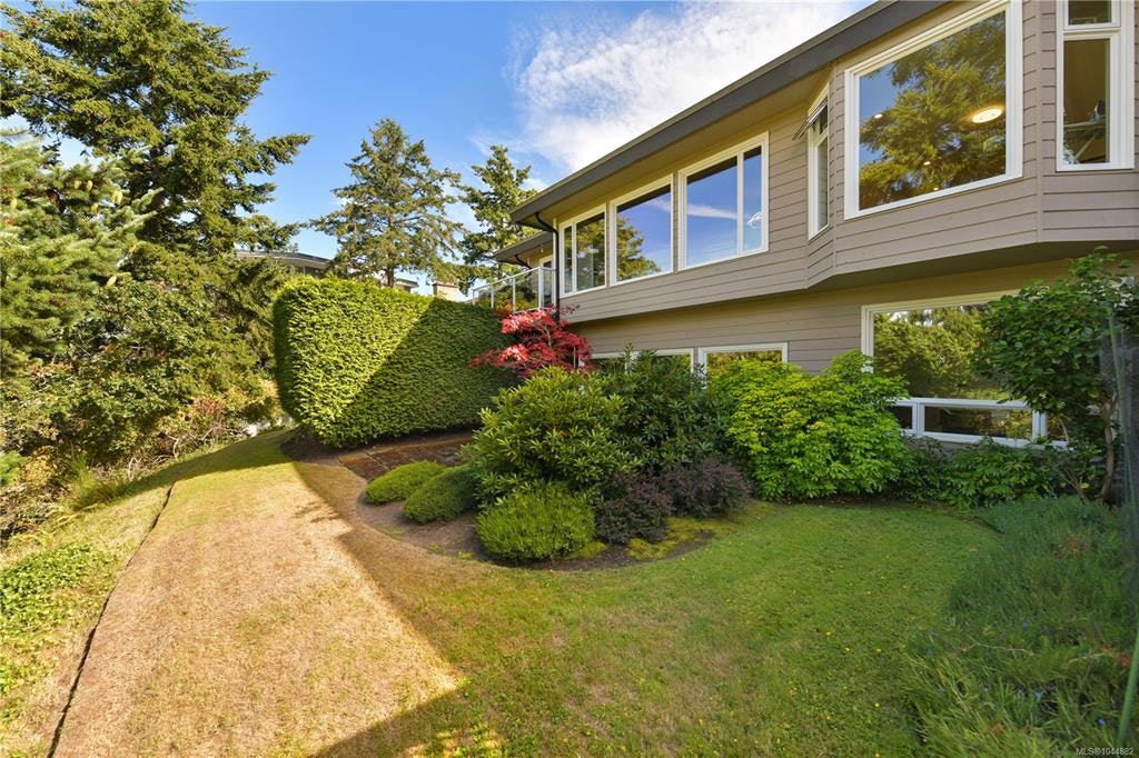 109-2829 Arbutus Road, Saanich, BC, V8N 5X5 - 30