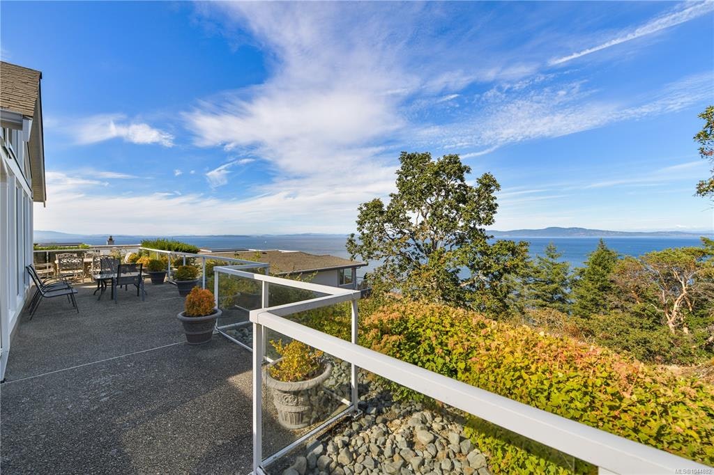 109-2829 Arbutus Road, Saanich, BC, V8N 5X5 - 41