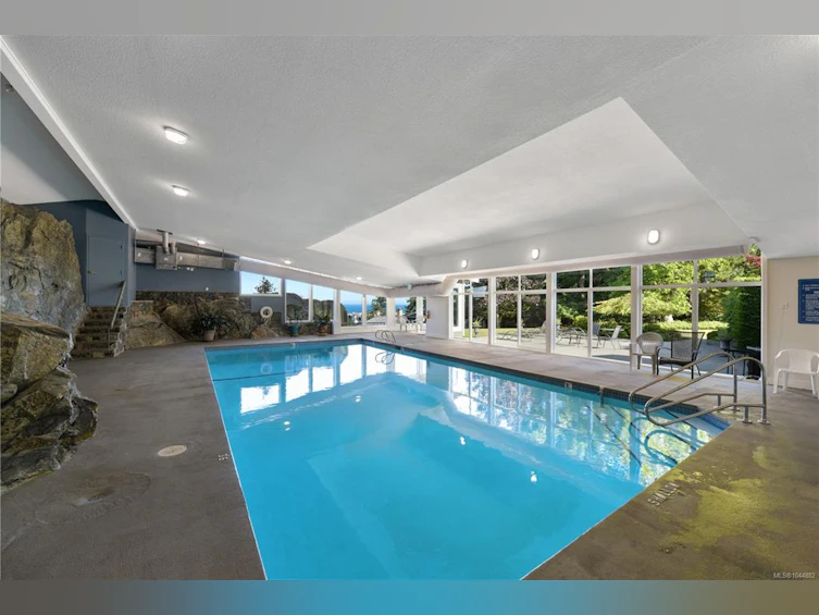 109-2829 Arbutus Road, Saanich, BC, V8N 5X5 - 32