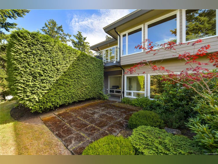 109-2829 Arbutus Road, Saanich, BC, V8N 5X5 - 31