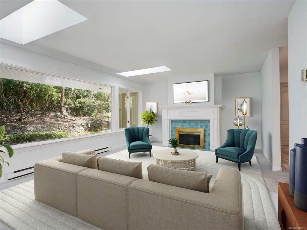 6-735 Moss Street - 5