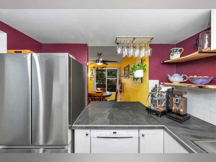 102-1223 Johnson Street, Victoria, BC, V8V 3N9 - 2