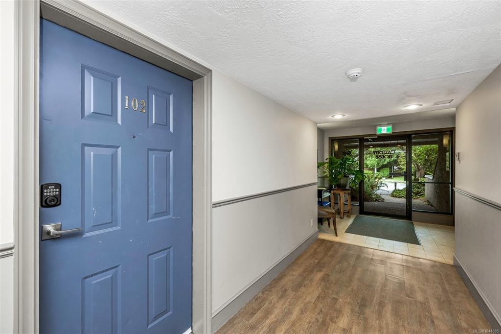 102-1223 Johnson Street, Victoria, BC, V8V 3N9 - 9