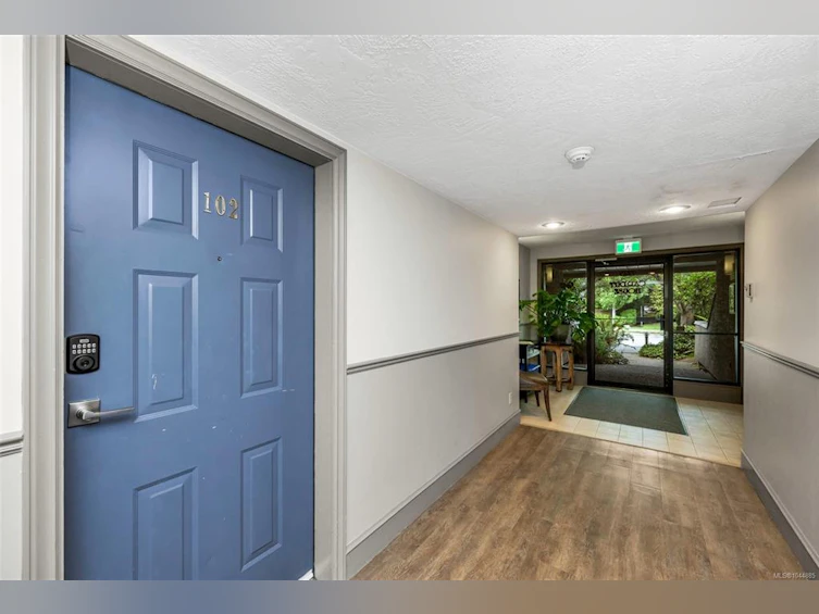 102-1223 Johnson Street, Victoria, BC, V8V 3N9 - 9