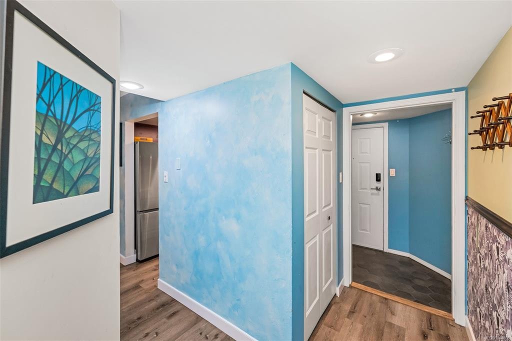 102-1223 Johnson Street, Victoria, BC, V8V 3N9 - 23