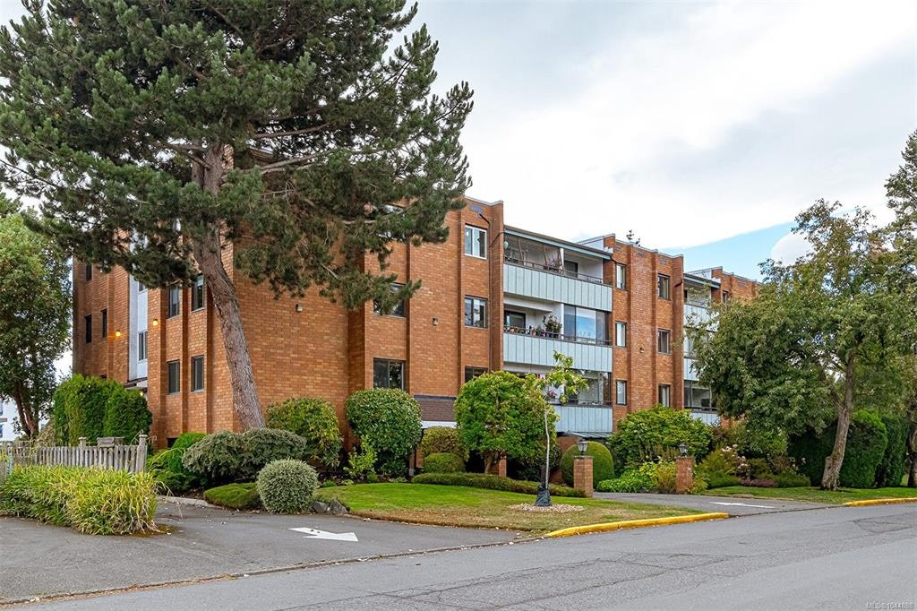 203-853 Selkirk Avenue, Esquimalt, BC, V9A 2T7