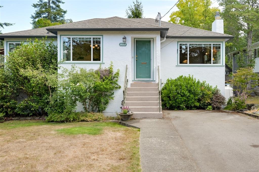 3835 Cumberland Road, Saanich, BC, V8P 3S1