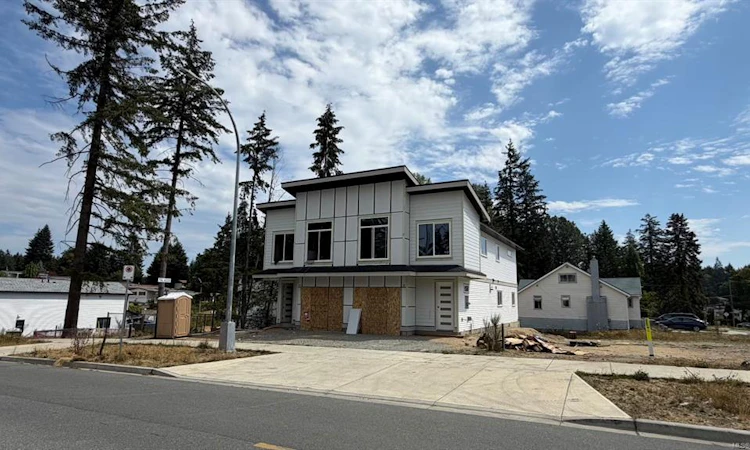 2304 Sparrow Lane
