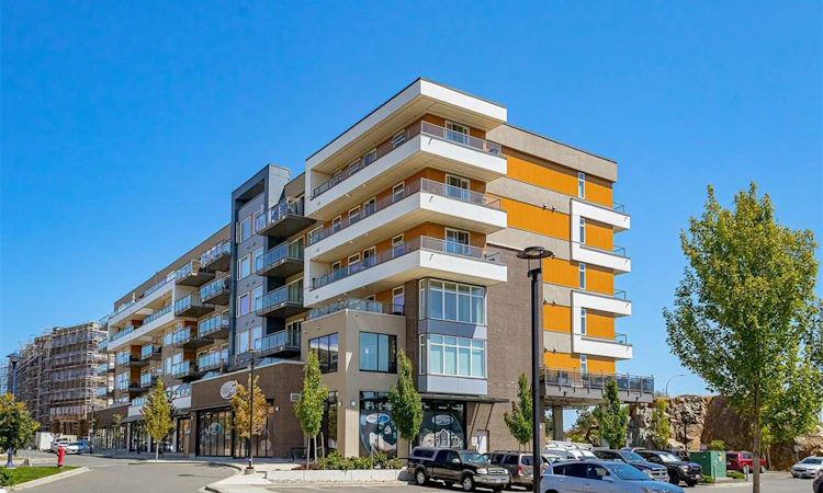 606-967 Whirlaway Crescent