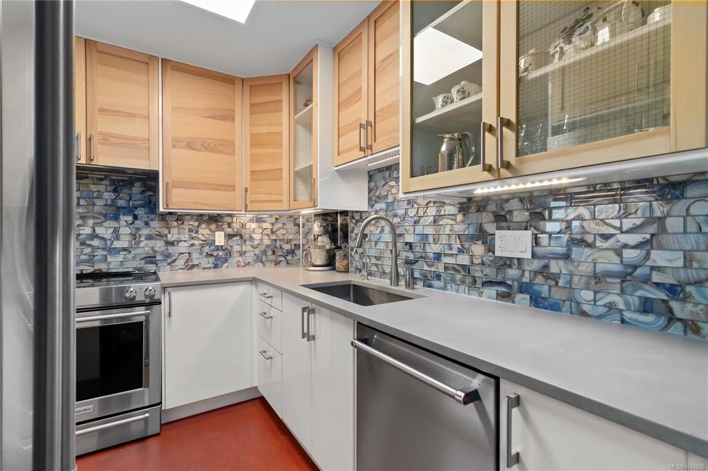 501-2920 Cook Street, Victoria, BC, V8T 3S7 - 14