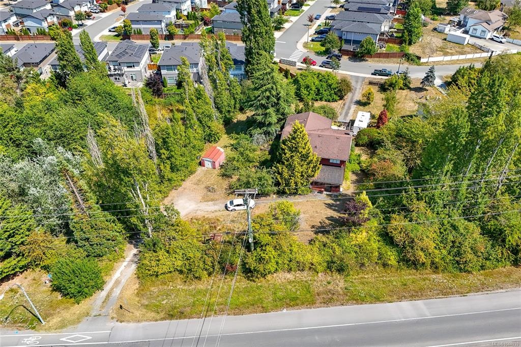 9254 Rideau Avenue, North Saanich, BC, V8L 1E8