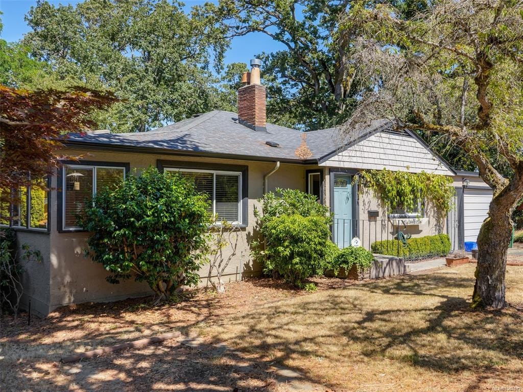 1296 Downham Place, Saanich, BC, V8P 2K4