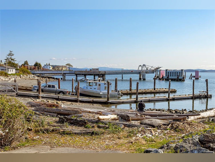 204-9725 Fourth Street, Sidney, BC, V8L 2Y8 - 23
