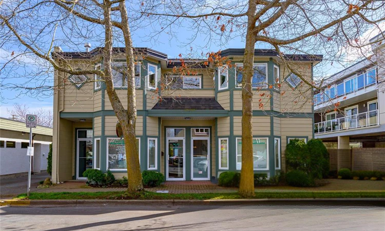 204-9725 Fourth Street