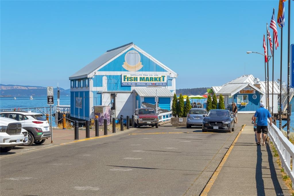 204-9725 Fourth Street, Sidney, BC, V8L 2Y8 - 21