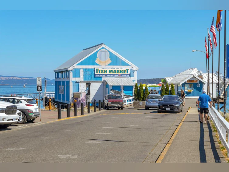 204-9725 Fourth Street, Sidney, BC, V8L 2Y8 - 21