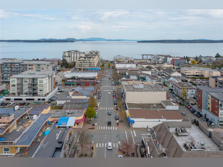 204-9725 Fourth Street, Sidney, BC, V8L 2Y8 - 25