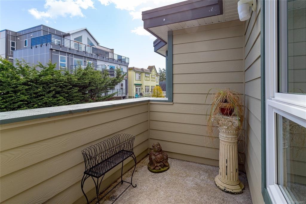 204-9725 Fourth Street, Sidney, BC, V8L 2Y8 - 16