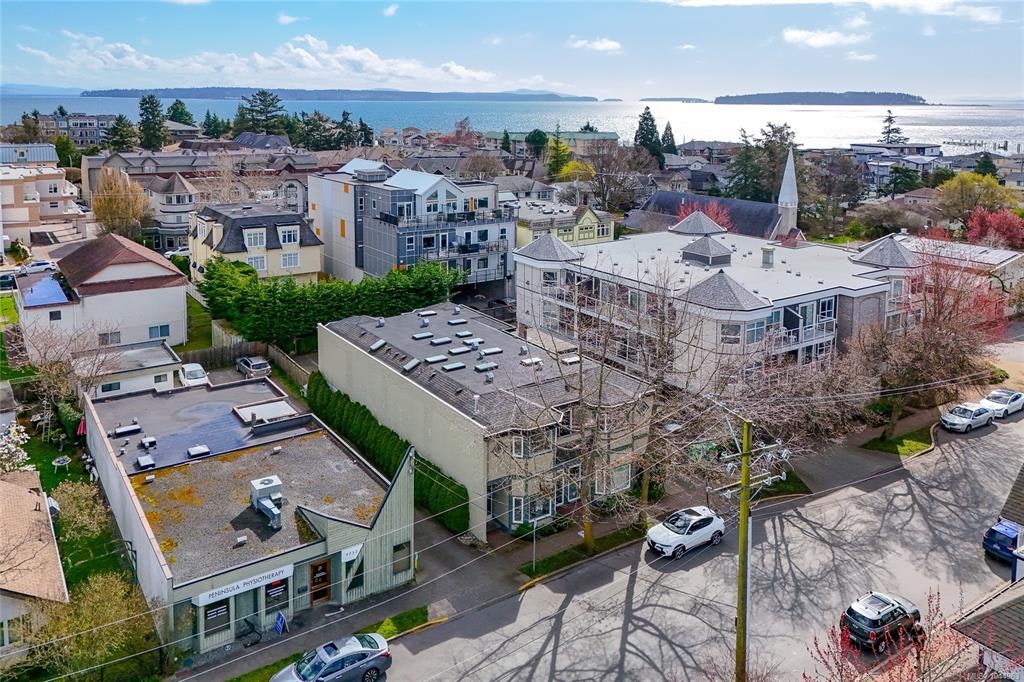 204-9725 Fourth Street, Sidney, BC, V8L 2Y8 - 18