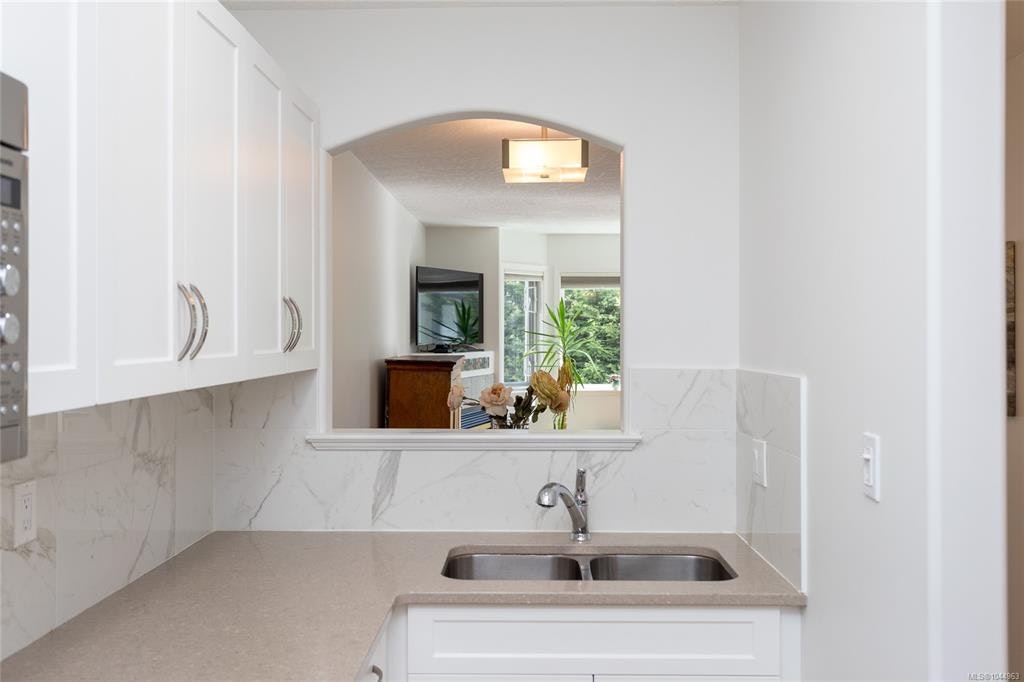 204-9725 Fourth Street, Sidney, BC, V8L 2Y8 - 10