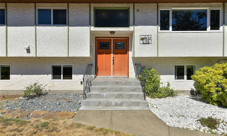 628 Mount View Avenue