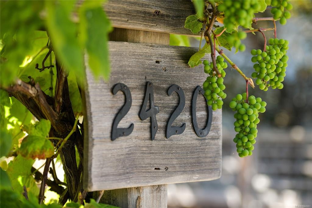 2420 Dryfe Street, Oak Bay, BC, V8R 5T2