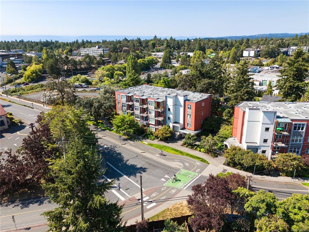 102-4030 Borden Street, Saanich, BC, V8X 2E9 - 30