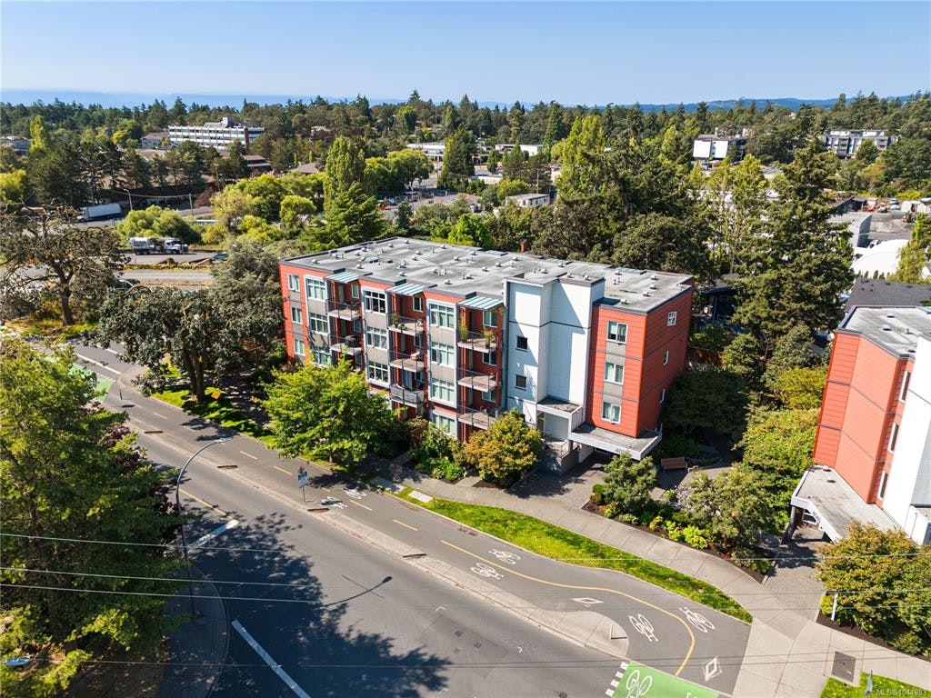 102-4030 Borden Street, Saanich, BC, V8X 2E9 - 20