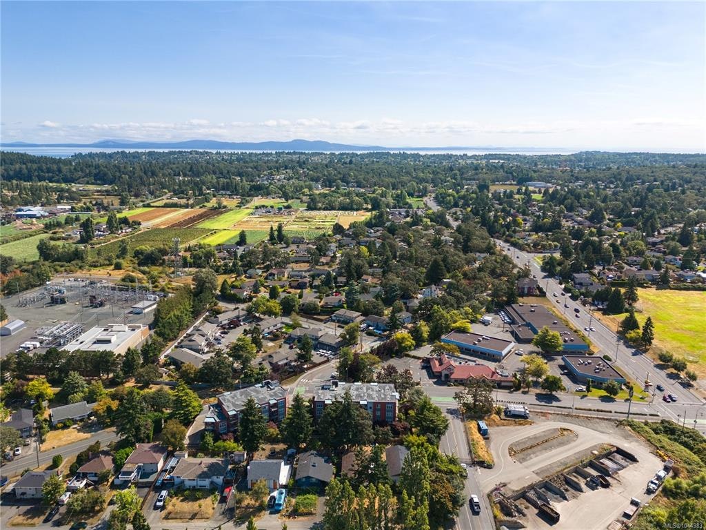 102-4030 Borden Street, Saanich, BC, V8X 2E9 - 28