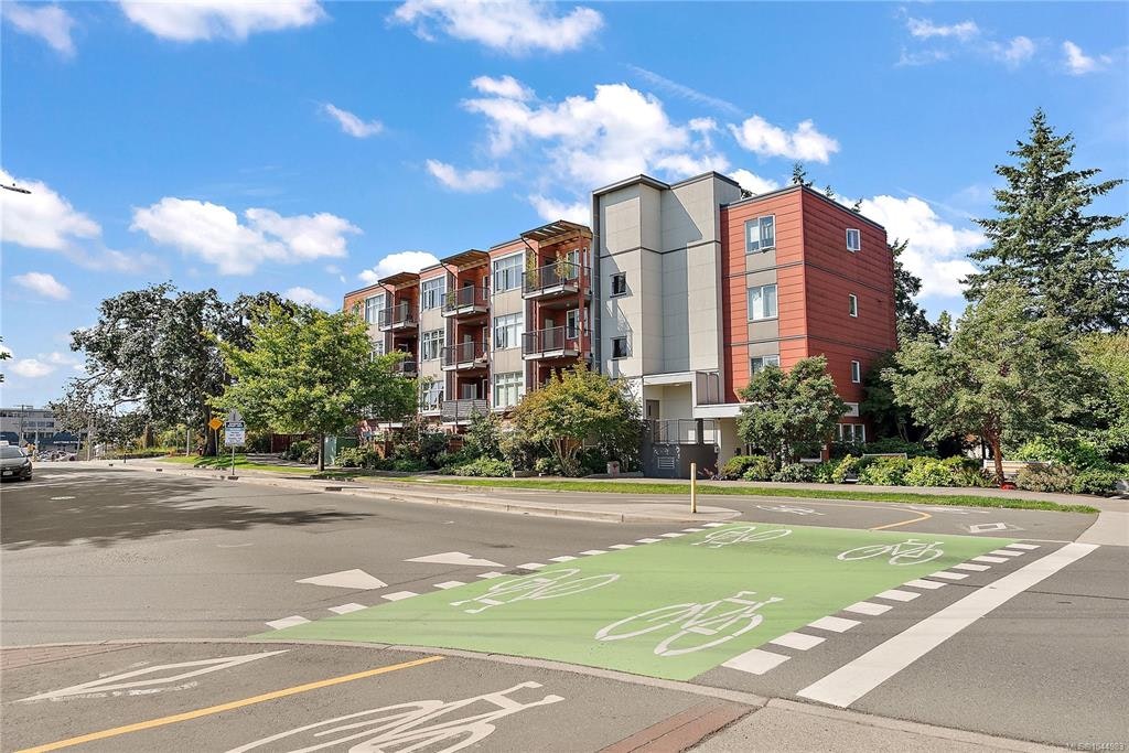 102-4030 Borden Street, Saanich, BC, V8X 2E9 - 25