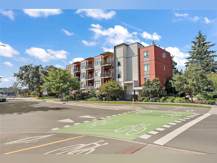 102-4030 Borden Street, Saanich, BC, V8X 2E9 - 25