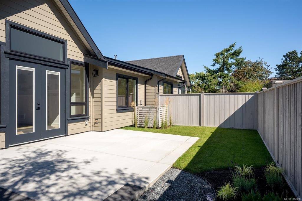 10011 Chicory Place, Sidney, BC, V8L 3N6 - 28