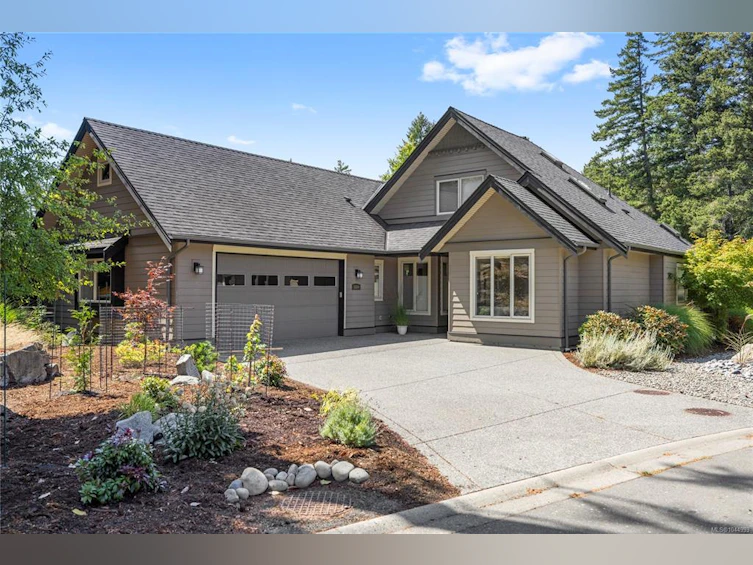 3380 Bradner Circle, Fairwinds, BC, V9P 9H5