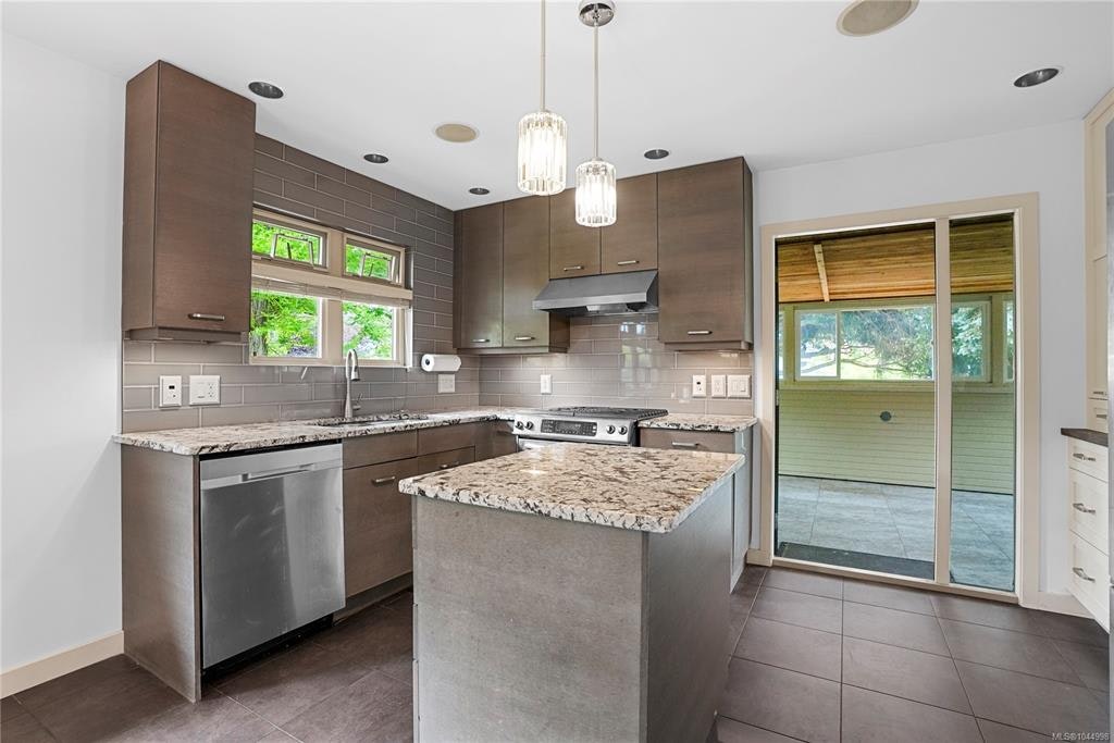 2112 Pentland Road, Oak Bay, BC, V8S 2W4 - 9