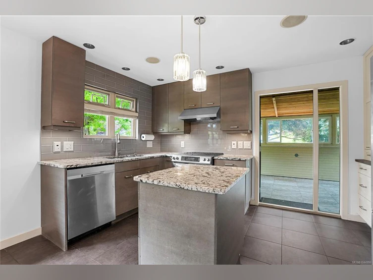 2112 Pentland Road, Oak Bay, BC, V8S 2W4 - 9